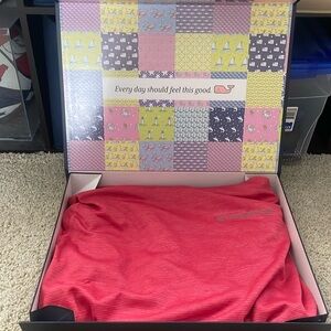 NWT Adult Large Red Vineyard Vines Hoodie/Pullover